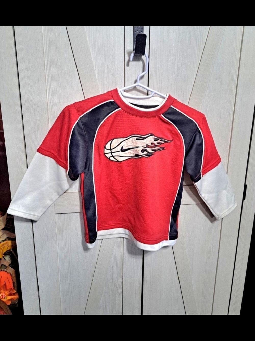 Retro  red/white/black Nike boys hockey style  jersey size 5